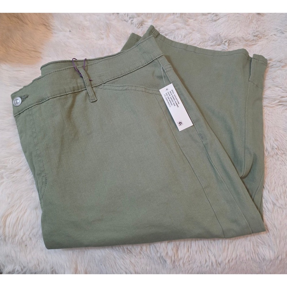 Gloria Vanderbilt Amanda High Rise Bermuda Shorts 20W Arden Sage Green Skimmer